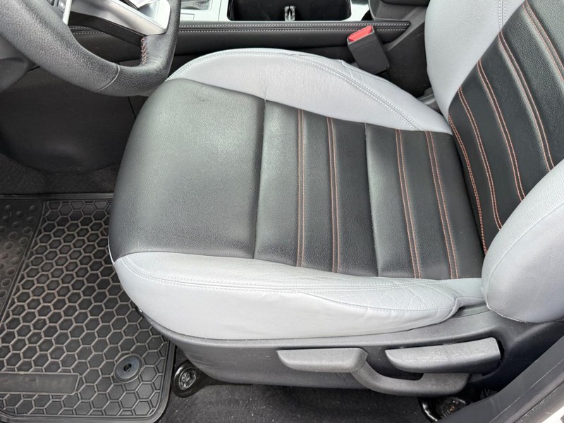 Nissan Kicks Vehicle Image 14