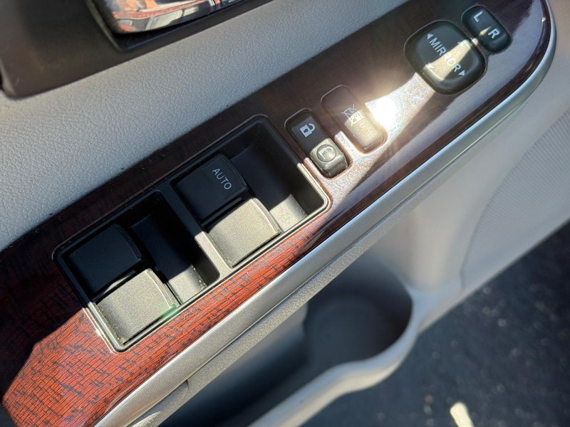 Toyota Camry Vehicle Image 15
