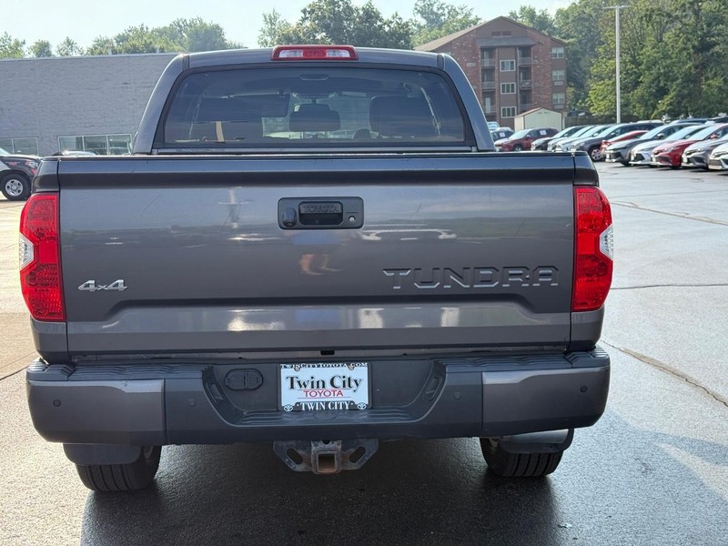 Toyota Tundra 4WD Truck Vehicle Image 5