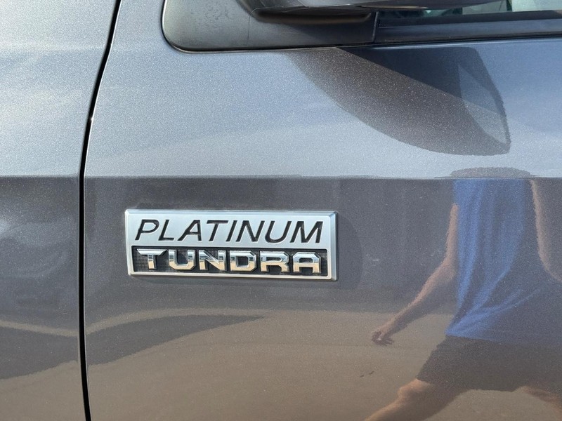 Toyota Tundra 4WD Truck Vehicle Image 8