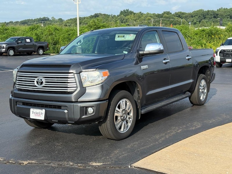 Toyota Tundra 4WD Truck Vehicle Image 9