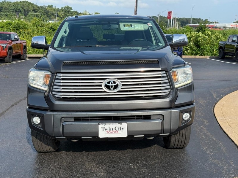 Toyota Tundra 4WD Truck Vehicle Image 10