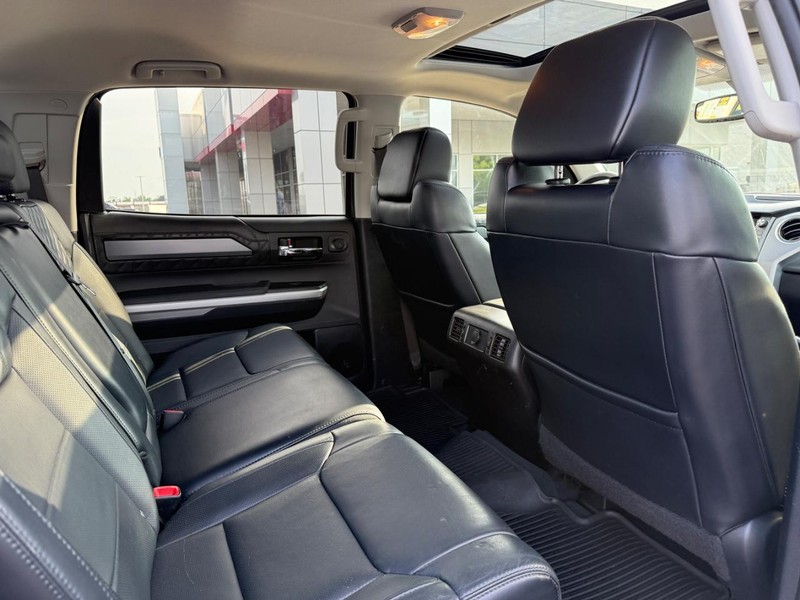 Toyota Tundra 4WD Truck Vehicle Image 11