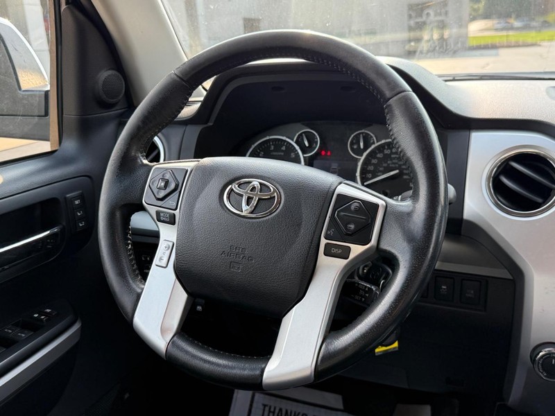 Toyota Tundra 4WD Truck Vehicle Image 13