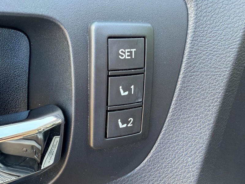 Toyota Tundra 4WD Truck Vehicle Image 16