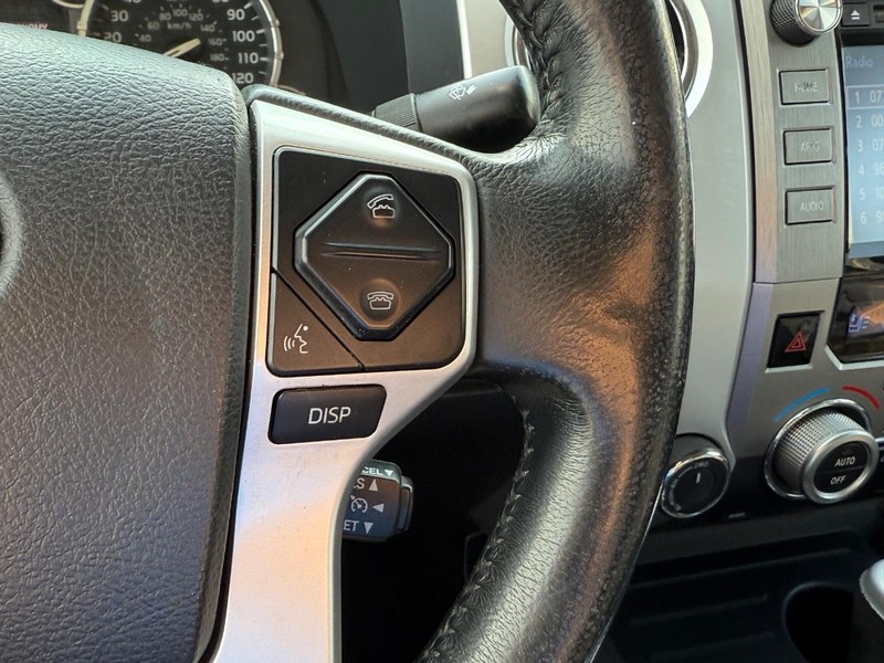 Toyota Tundra 4WD Truck Vehicle Image 19