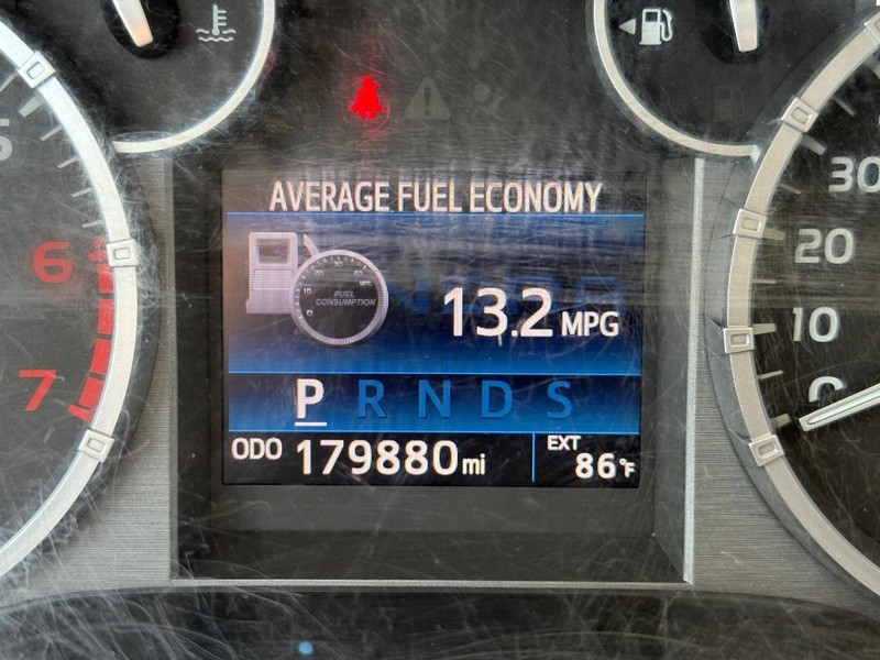 Toyota Tundra 4WD Truck Vehicle Image 22