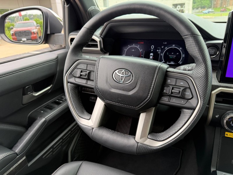 Toyota Tacoma 4WD Vehicle Image 13