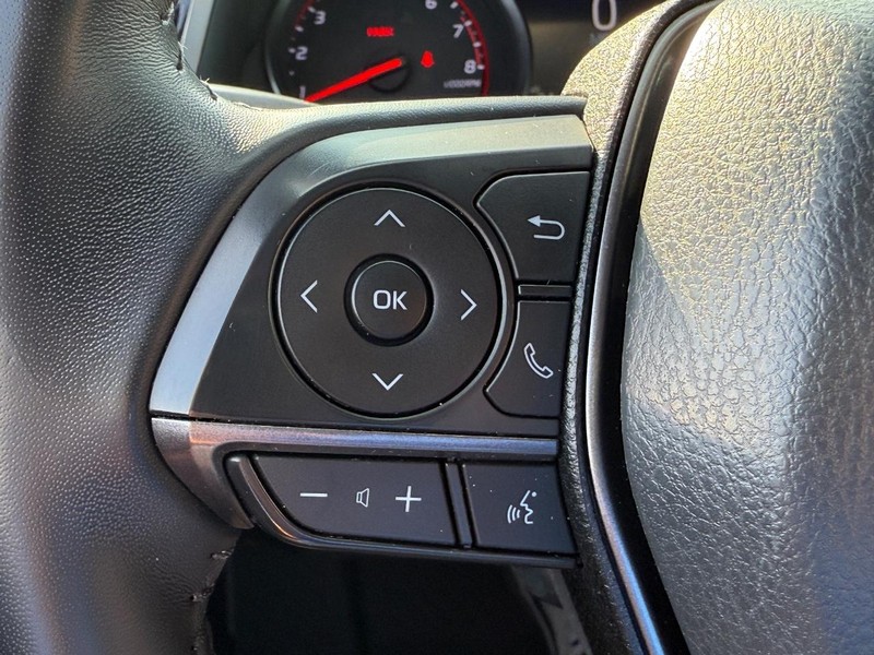 Toyota Camry Vehicle Image 17