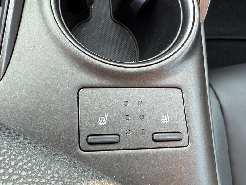 Toyota Camry Vehicle Image 22