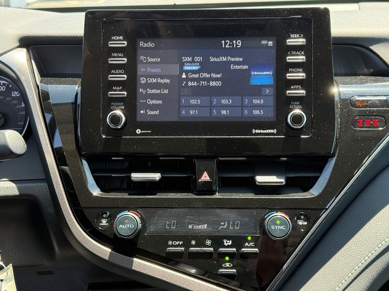 Toyota Camry Vehicle Image 13