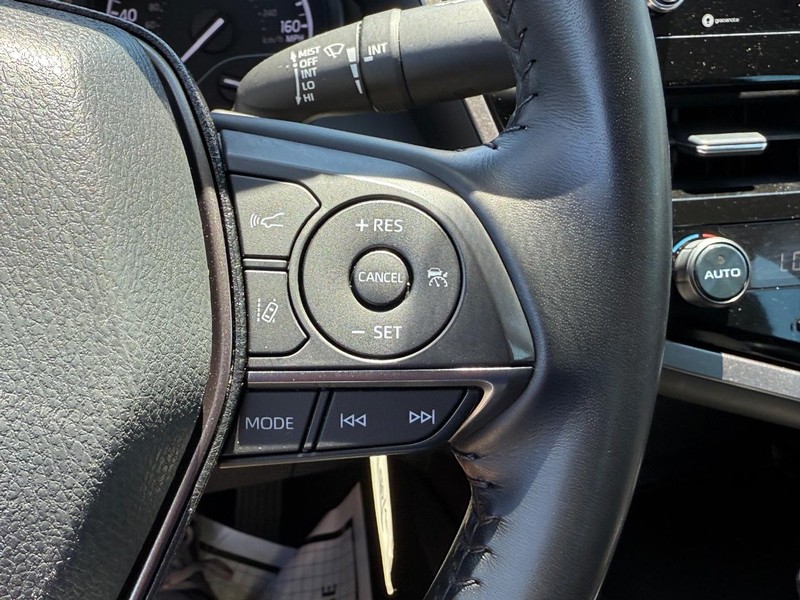 Toyota Camry Vehicle Image 17