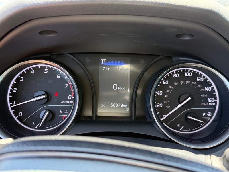 Toyota Camry Vehicle Image 18