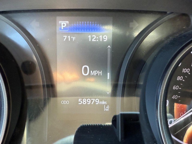 Toyota Camry Vehicle Image 19