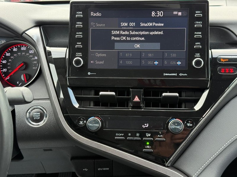 Toyota Camry Vehicle Image 14