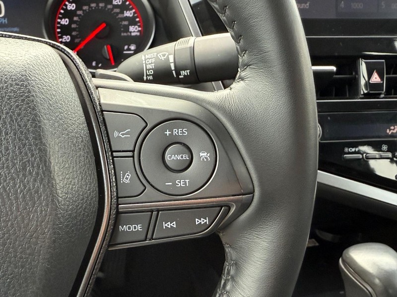 Toyota Camry Vehicle Image 18