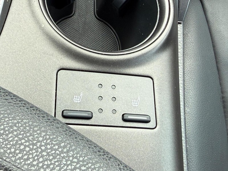 Toyota Camry Vehicle Image 21
