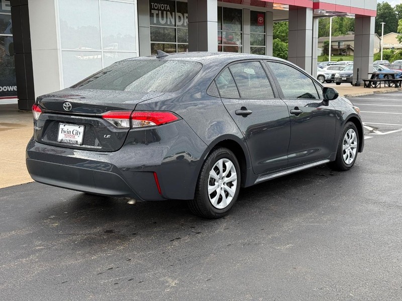 Toyota Corolla Vehicle Image 3