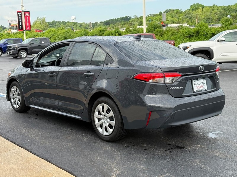 Toyota Corolla Vehicle Image 7