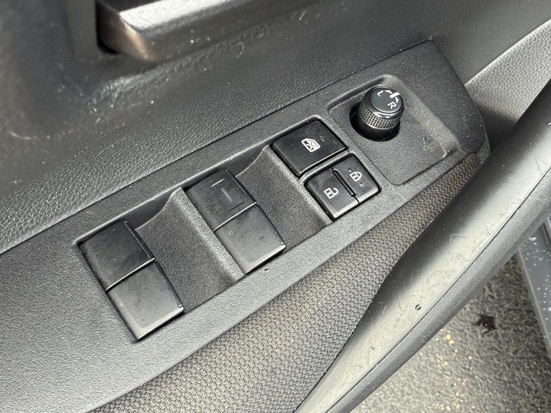 Toyota Corolla Vehicle Image 15