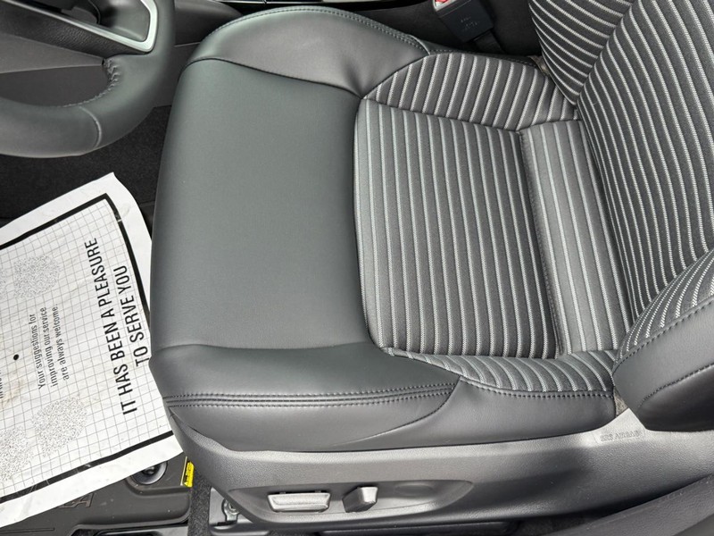 Toyota Corolla Vehicle Image 11