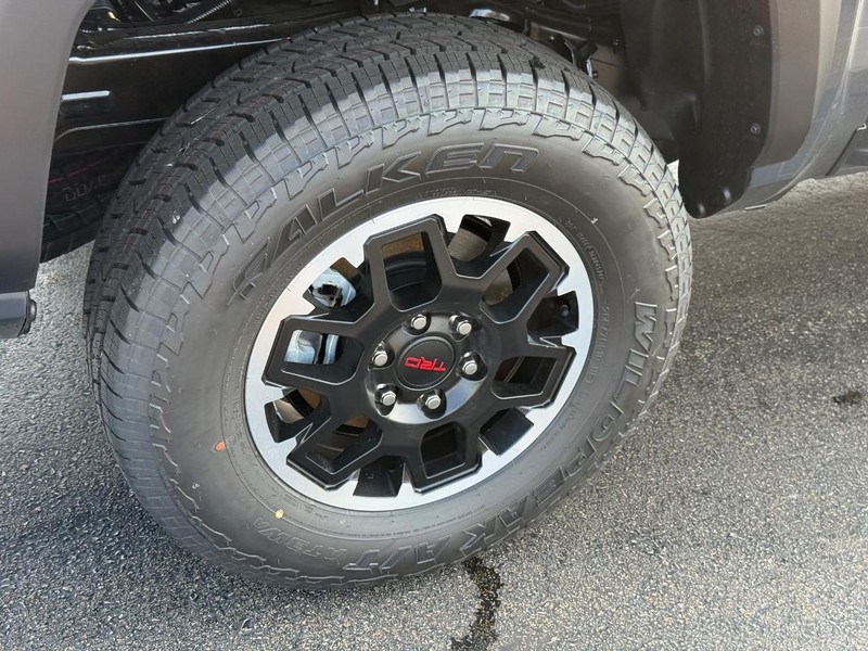 Toyota Tacoma 4WD Hybrid Vehicle Image 6
