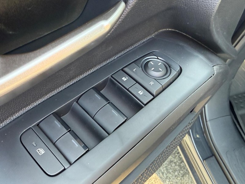 Toyota Tacoma 4WD Hybrid Vehicle Image 11
