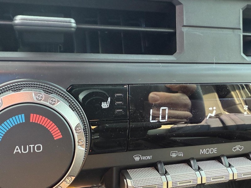 Toyota Tacoma 4WD Hybrid Vehicle Image 17