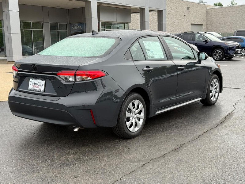 Toyota Corolla Vehicle Image 3