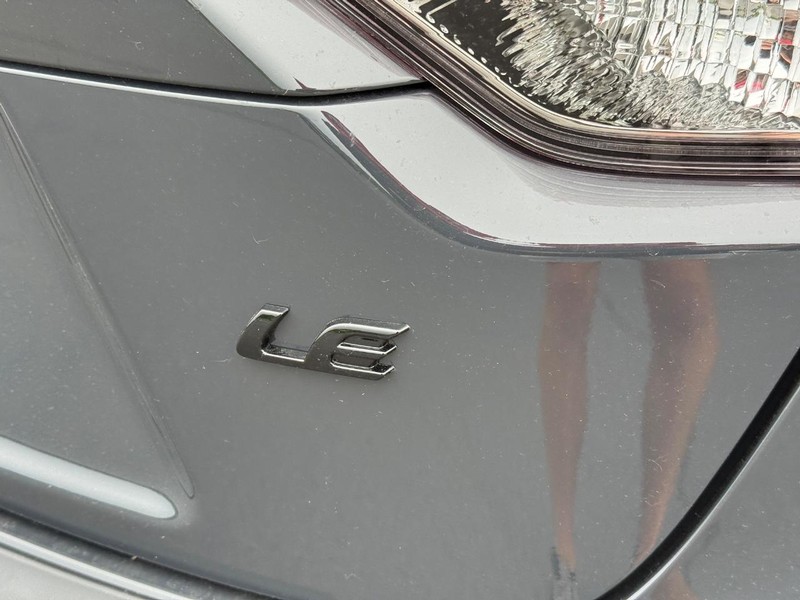 Toyota Corolla Vehicle Image 4
