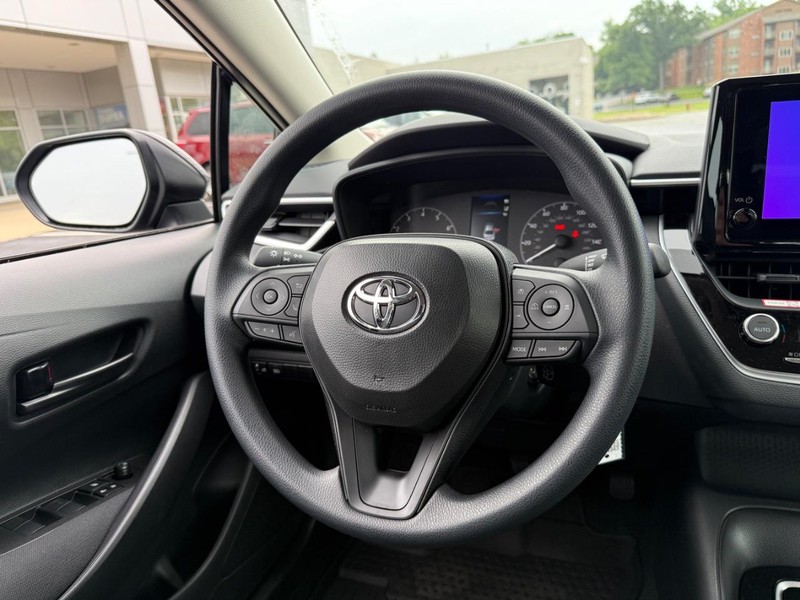 Toyota Corolla Vehicle Image 8