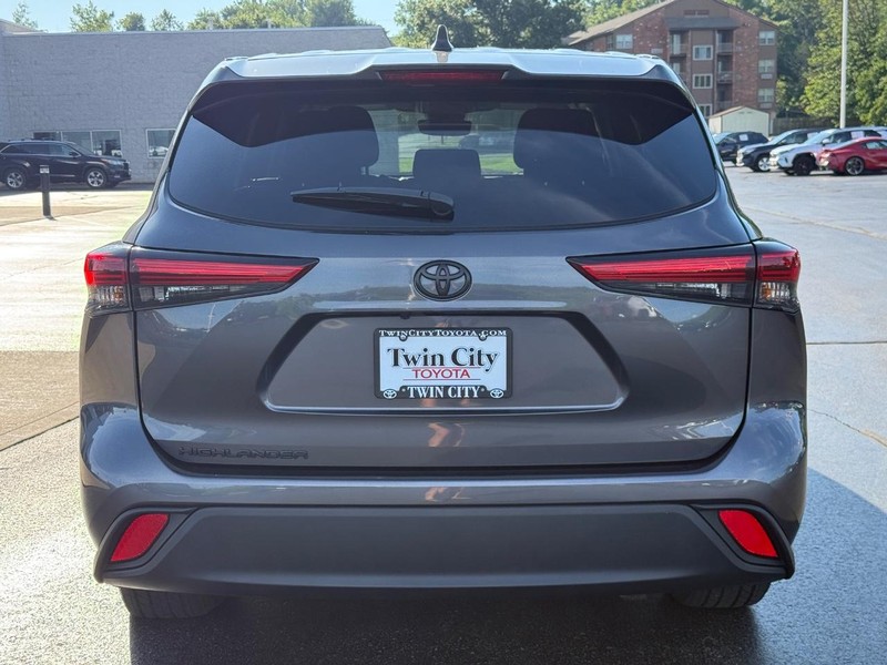 Toyota Highlander Vehicle Image 5