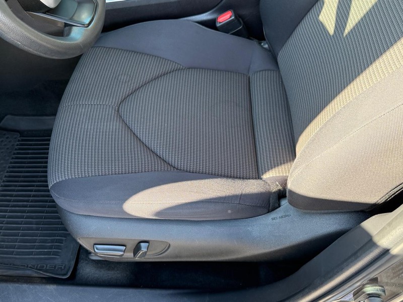 Toyota Highlander Vehicle Image 16
