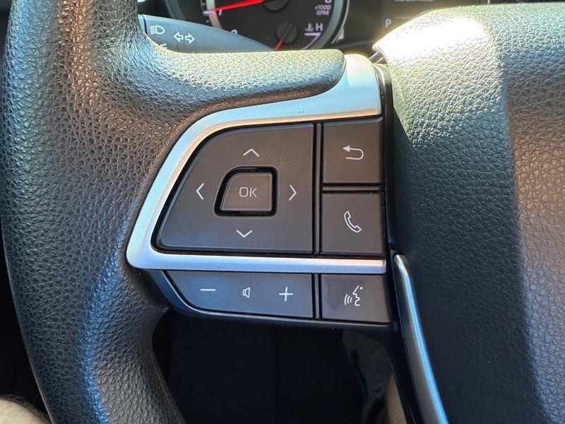Toyota Highlander Vehicle Image 17