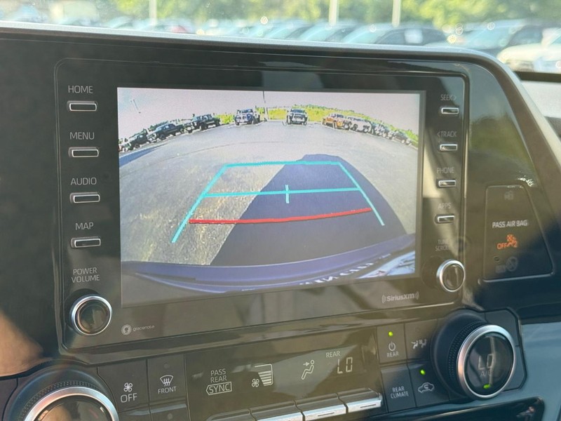 Toyota Highlander Vehicle Image 21