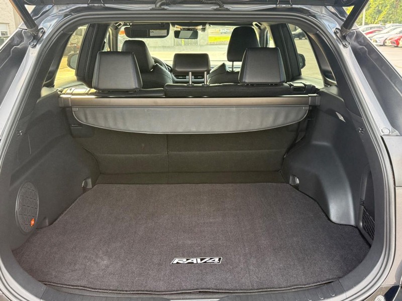 Toyota RAV4 Hybrid Vehicle Image 4