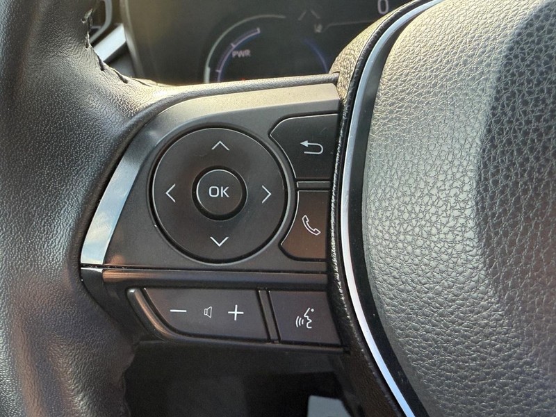 Toyota RAV4 Hybrid Vehicle Image 17