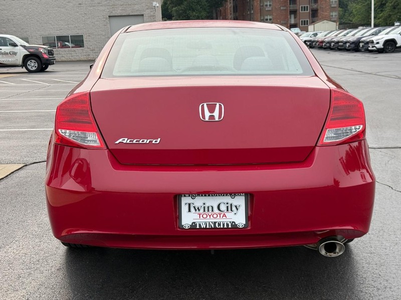 Honda Accord Coupe Vehicle Image 5
