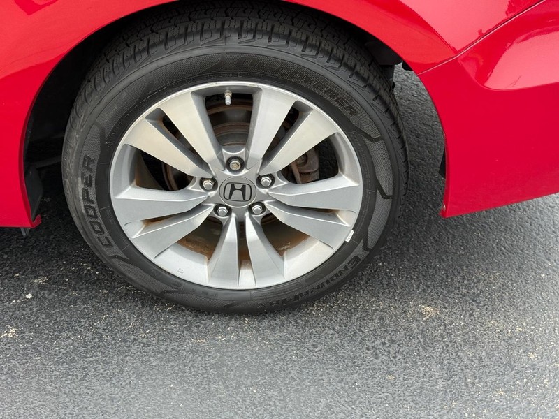 Honda Accord Coupe Vehicle Image 7