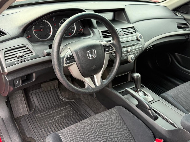 Honda Accord Coupe Vehicle Image 14