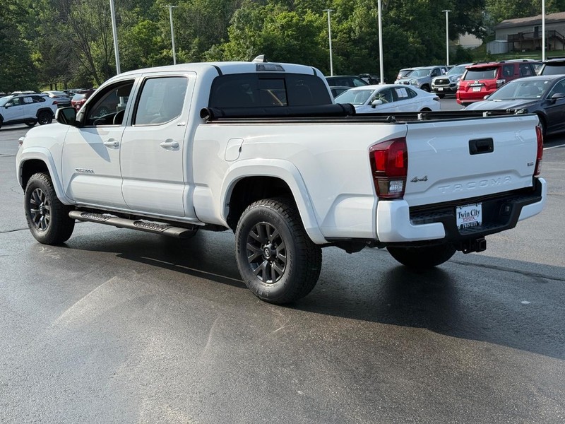 Toyota Tacoma 4WD Vehicle Image 7