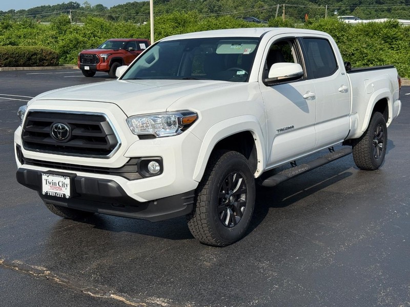 Toyota Tacoma 4WD Vehicle Image 9
