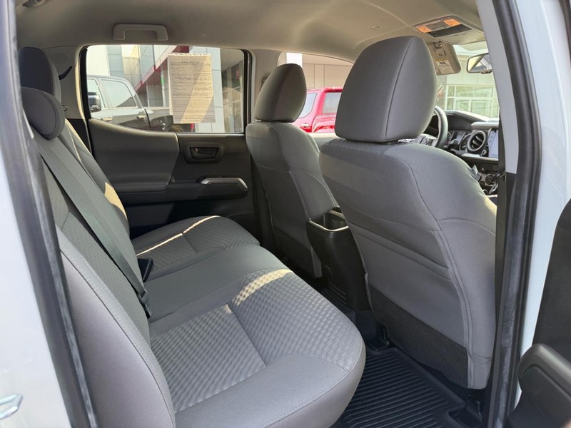 Toyota Tacoma 4WD Vehicle Image 11
