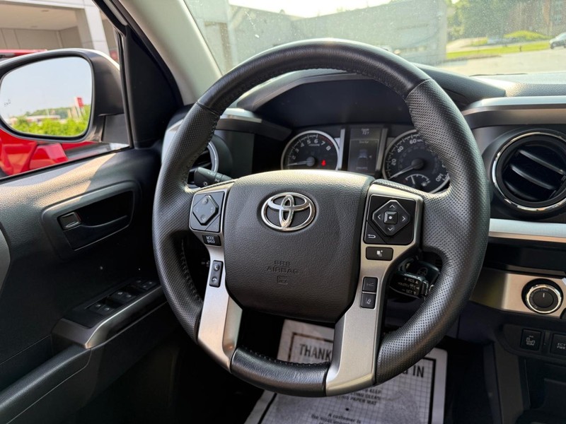 Toyota Tacoma 4WD Vehicle Image 13