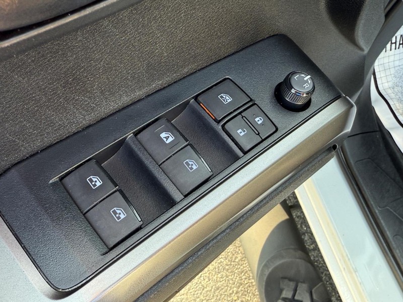 Toyota Tacoma 4WD Vehicle Image 15