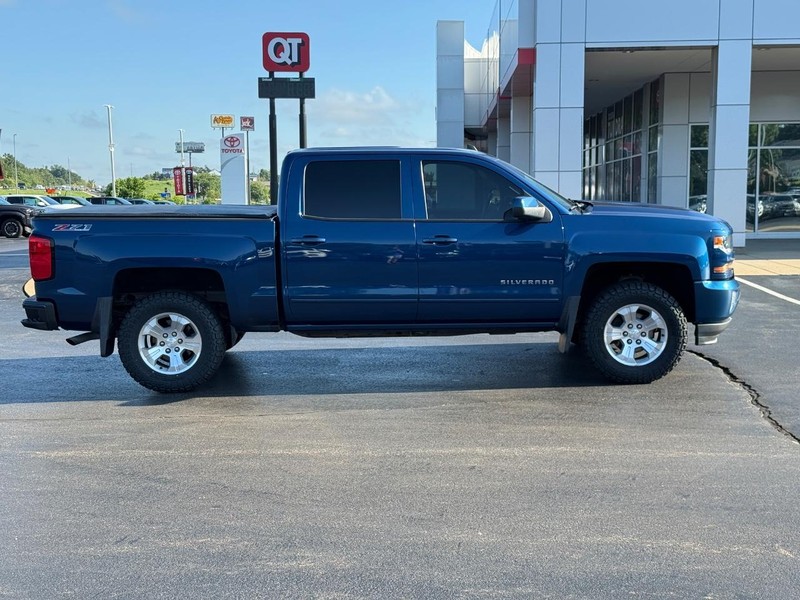 Chevrolet Silverado 1500 Vehicle Image 2