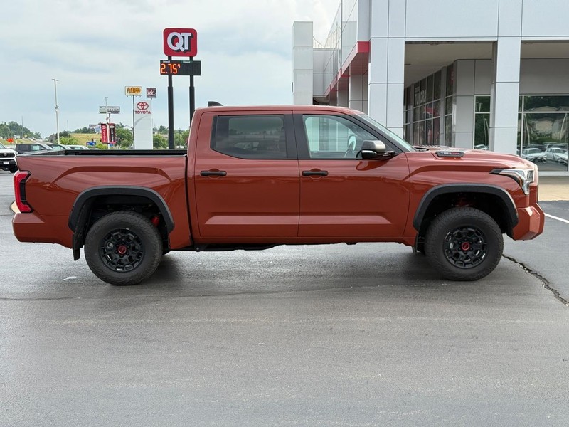 Toyota Tundra 4WD Hybrid Vehicle Image 2