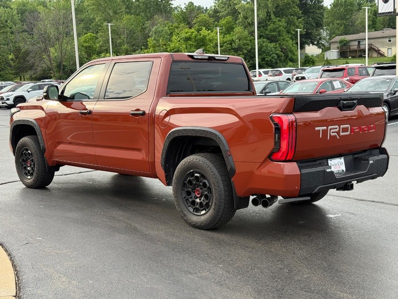 Toyota Tundra 4WD Hybrid Vehicle Image 6