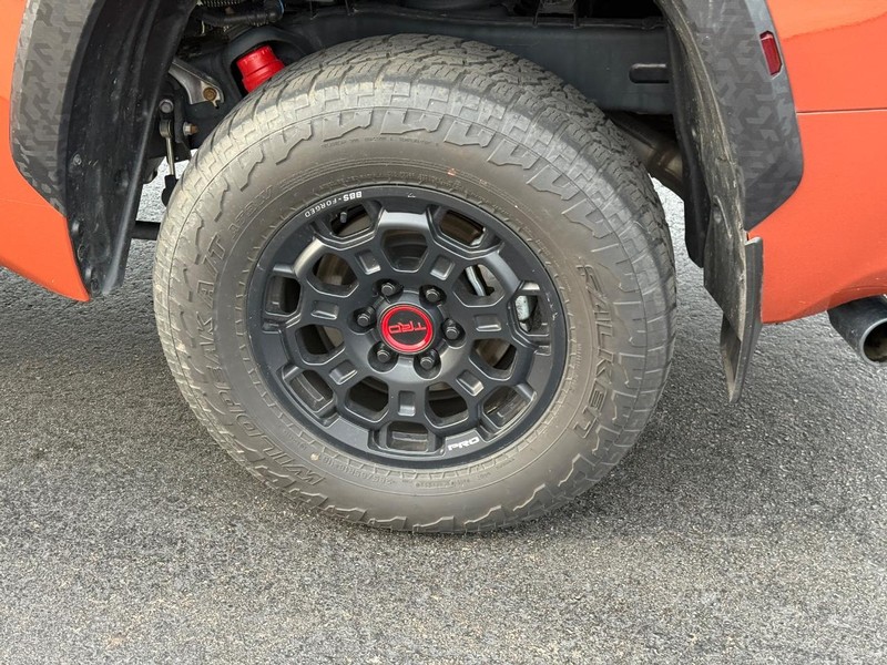 Toyota Tundra 4WD Hybrid Vehicle Image 7
