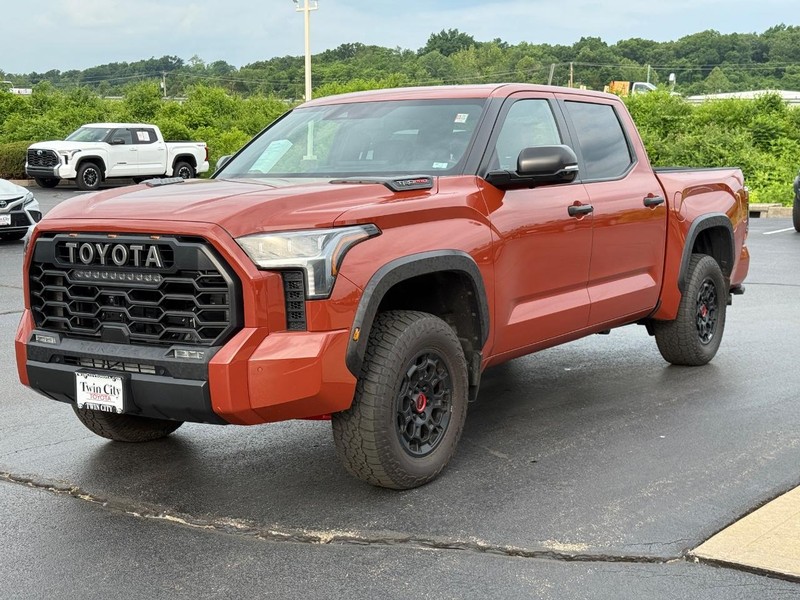 Toyota Tundra 4WD Hybrid Vehicle Image 8